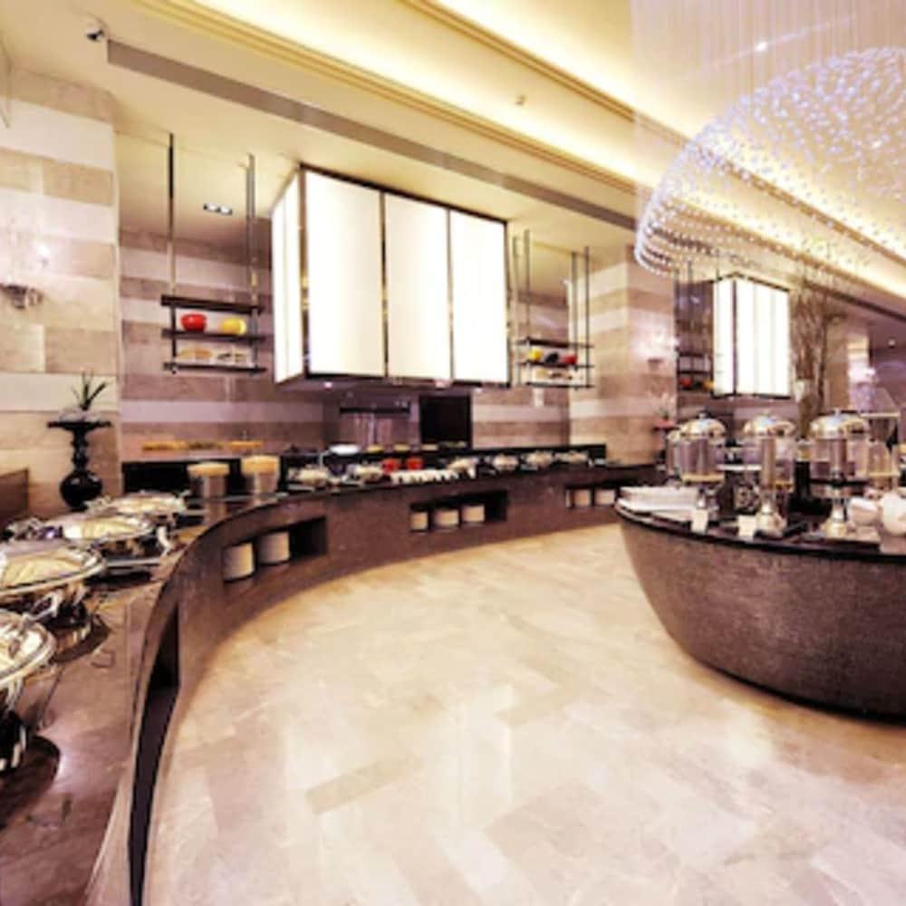 Royal Suites & Towers Wuhan Eksteriør bilde